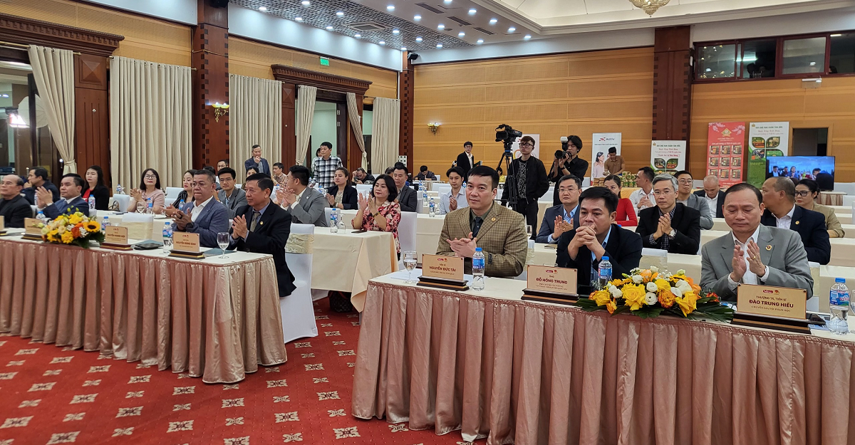 Buổi lễ c&oacute; sự tham dự của nhiều quan kh&aacute;ch