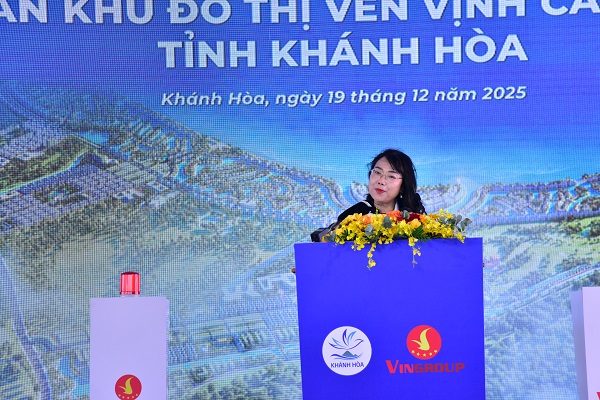 B&agrave; L&ecirc; Mai Lan- Ph&oacute; Chủ tịch Tập đo&agrave;n Vingroup ph&aacute;t biểu