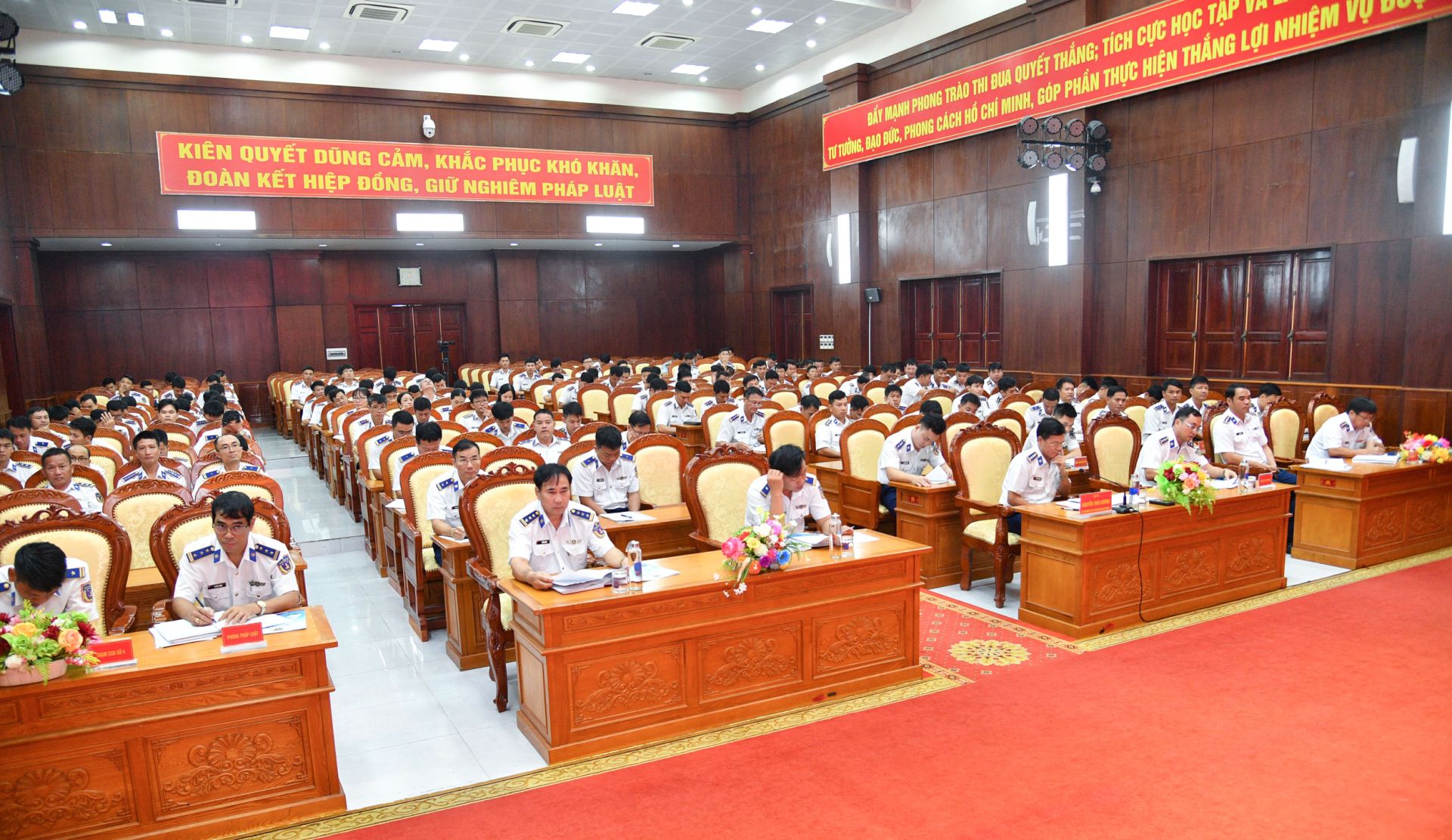 Các đại biểu tham dự Hội nghị Các đại biểu tham dự Hội nghị