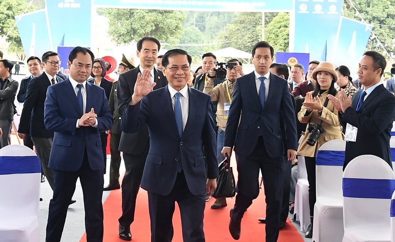 Khởi công đồng loạt 5 nhà ga trên tuyến đường sắt Lào Cai - Hà Nội - Hải Phòng