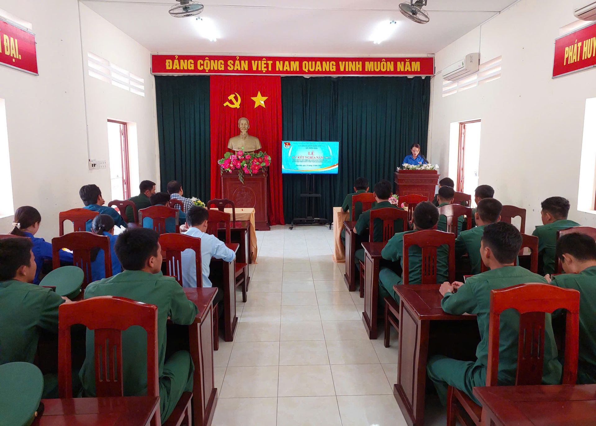 Toàn cảnh buổi Lễ ký kết nghĩa. Toàn cảnh buổi Lễ ký kết nghĩa.