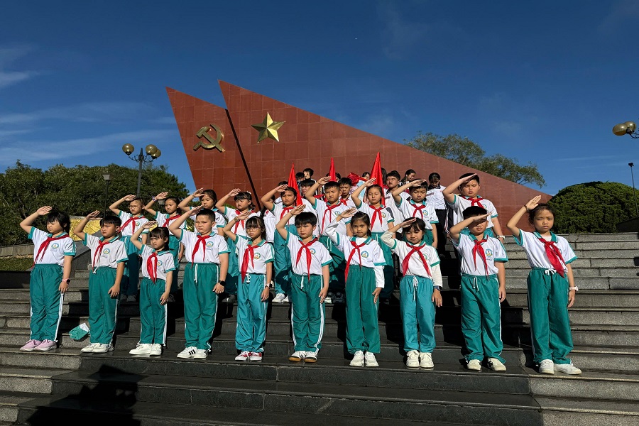 Học sinh trường tiểu học L&ecirc; Văn T&aacute;m