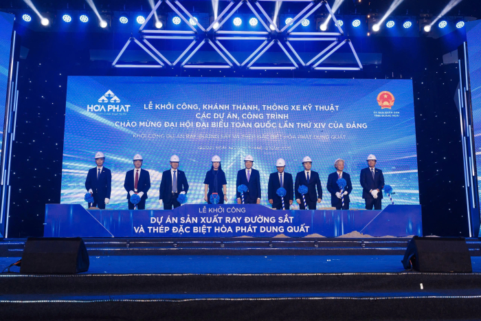 Đại diện l&atilde;nh đạo Trung ương, tỉnh Quảng Ng&atilde;i v&agrave; Tập đo&agrave;n H&ograve;a Ph&aacute;t khởi c&ocirc;ng Dự &aacute;n Nh&agrave; m&aacute;y Sản xuất Ray v&agrave; Th&eacute;p đặc biệt H&ograve;a Ph&aacute;t Dung Quất