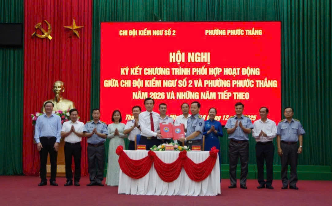 Chi đội Kiểm ngư số 2 ký kết chương trình phối hợp hoạt động với phường Phước Thắng