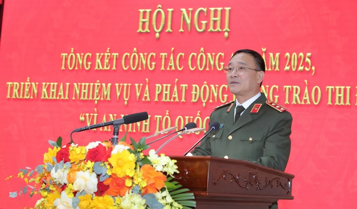 Thượng tướng Phạm Thế T&ugrave;ng, Thứ trưởng Bộ C&ocirc;ng an ph&aacute;t biểu tại hội nghị.