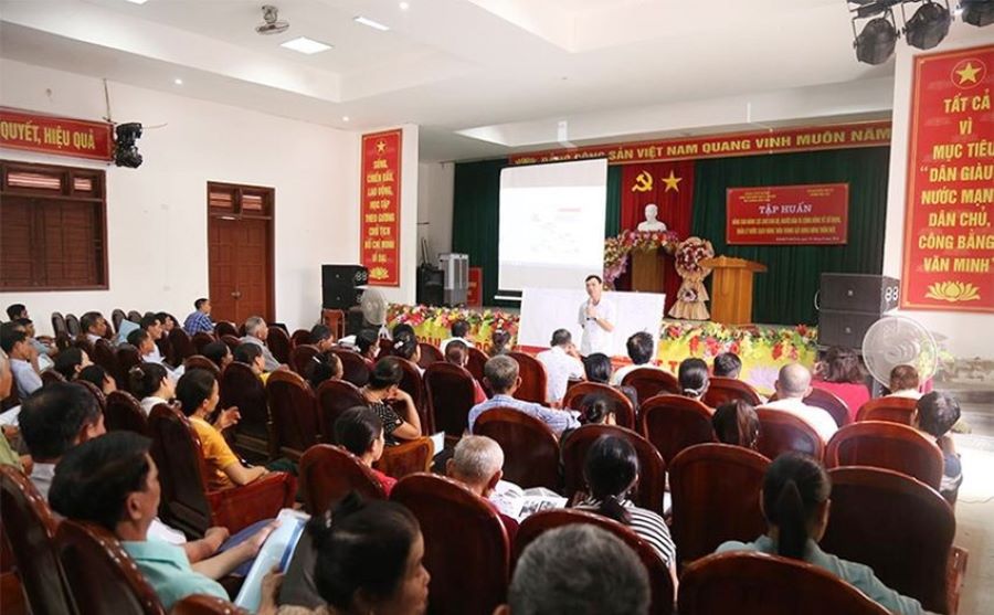 Nhiều lớp tập huấn đ&atilde; được Trung t&acirc;m NS&VSMTNT H&agrave; Tĩnh thực hiện nhằm n&acirc;ng cao nhận thức của người d&acirc;n về sử dụng nước sạch.