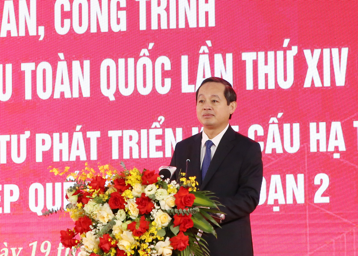 Chủ tịch UBND tỉnh Phạm Ho&agrave;ng Sơn ph&aacute;t biểu tại Lễ khởi c&ocirc;ng.