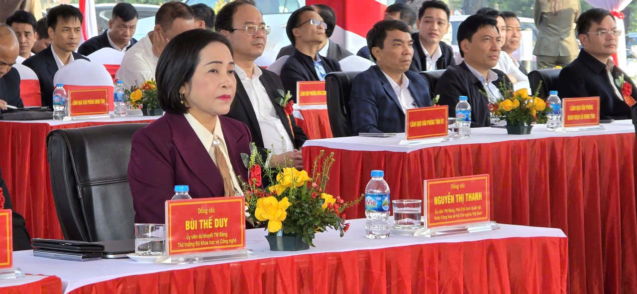 C&aacute;c đại biểu tham dự buổi lễ