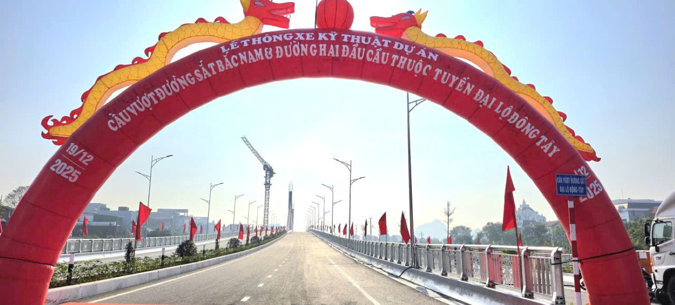 Thông xe kỹ thuật dự án cầu dây văng vượt đường sắt đầu tiên ở Thanh Hóa