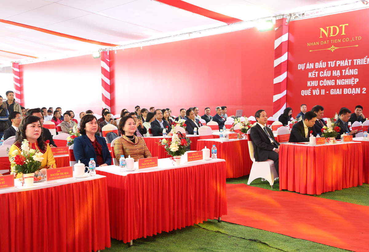 C&aacute;c đại biểu dự lễ khởi c&ocirc;ng.