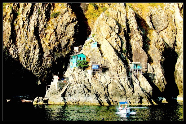 Lực lương Công ty Yến sào Khánh Hòa ngày đêm bảo vệ các đảo Yến Lực lương Công ty Yến sào Khánh Hòa ngày đêm bảo vệ các đảo Yến