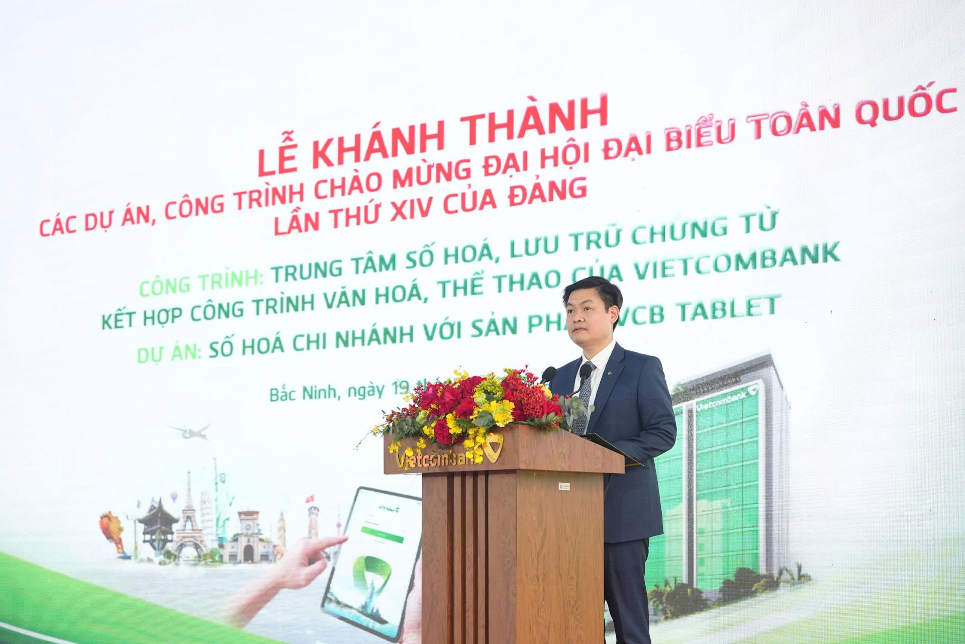 Ông Nguyễn Danh Phương, Phó Bí thư thường trực Đảng ủy Vietcombank phát biểu khai mạc tại buổi lễ Ông Nguyễn Danh Phương, Phó Bí thư thường trực Đảng ủy Vietcombank phát biểu khai mạc tại buổi lễ