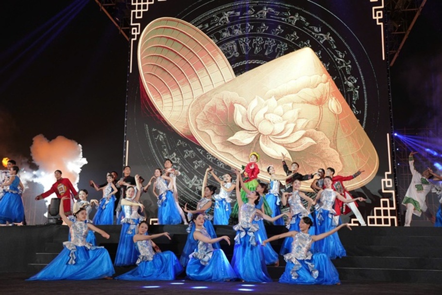 Việc gắn bảo tồn di sản với kh&ocirc;ng gian s&aacute;ng tạo v&agrave; du lịch văn h&oacute;a đang mở ra hướng đi mới trong chiến lược ph&aacute;t triển Thủ đ&ocirc; H&agrave; Nội trong kỷ nguy&ecirc;n mới.