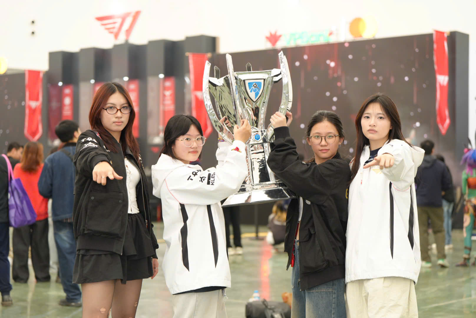 T1 l&agrave; đội tuyển eSport sở hữu lượng fan đ&ocirc;ng đảo nhất tại Việt Nam.