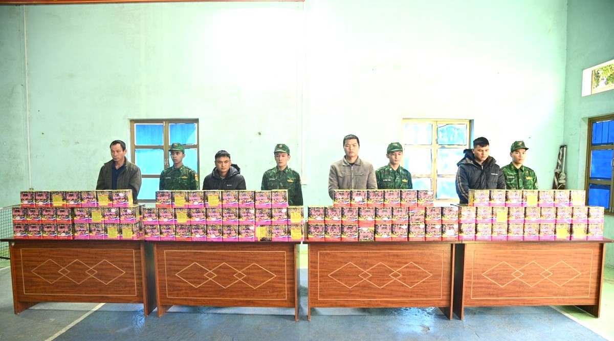 Bộ đội Biên phòng Lạng Sơn triệt phá đường dây vận chuyển gần 200kg pháo nổ trái phép