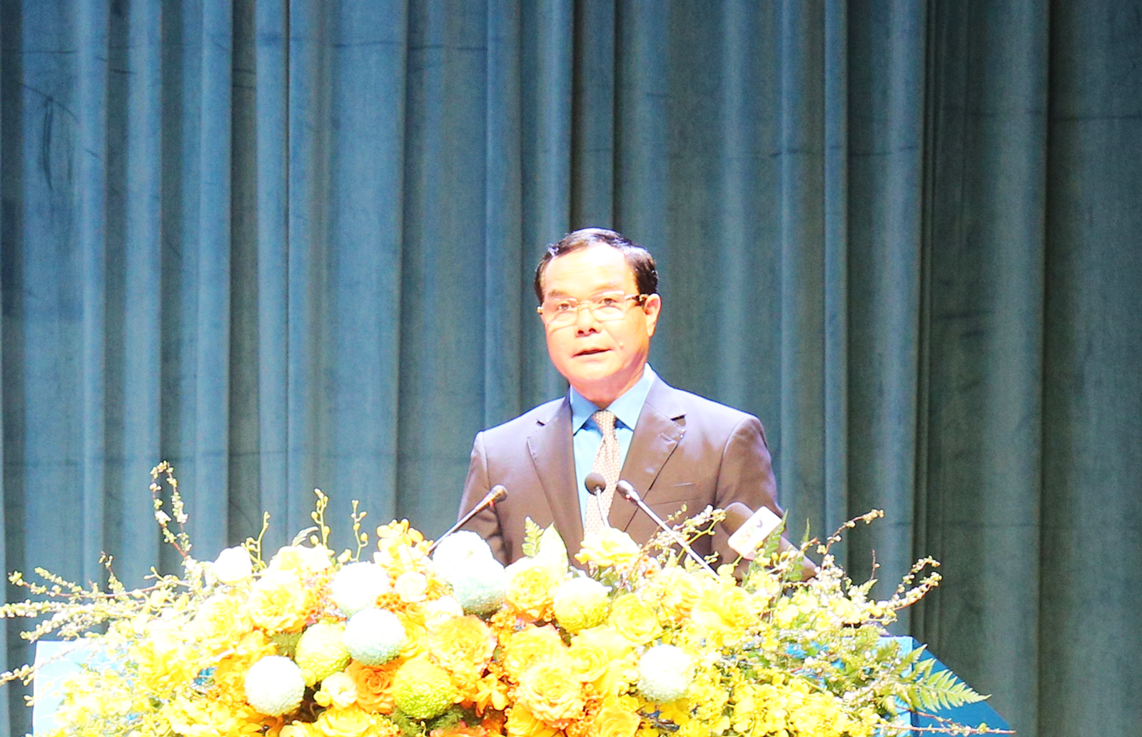 Chủ tịch Tổng LĐLĐ Việt Nam Nguyễn Đình Khang phát biểu chỉ đạo Đại hội. Chủ tịch Tổng LĐLĐ Việt Nam Nguyễn Đình Khang phát biểu chỉ đạo Đại hội.