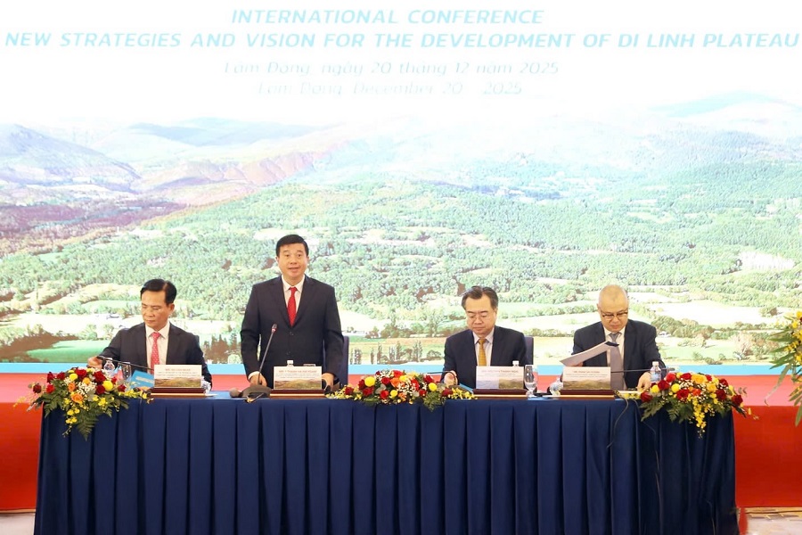 Hội thảo quốc tế Chiến lược v&agrave; tầm nh&igrave;n mới cho ph&aacute;t triển Cao nguy&ecirc;n Di Linh diễn ra tại Trung t&acirc;m sự kiện Tea Connect- Tea Resort Green, phường Xu&acirc;n Hương - Đ&agrave; Lạt