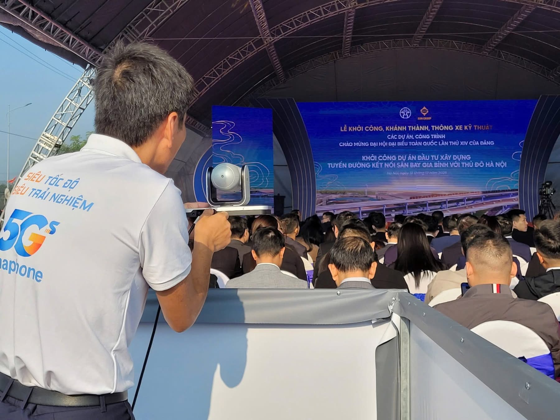 VNPT H&agrave; Nội bảo đảm hạ tầng tại 8 điểm cầu trực tiếp v&agrave; trực tuyến s&aacute;ng 19/12. Ảnh: HL