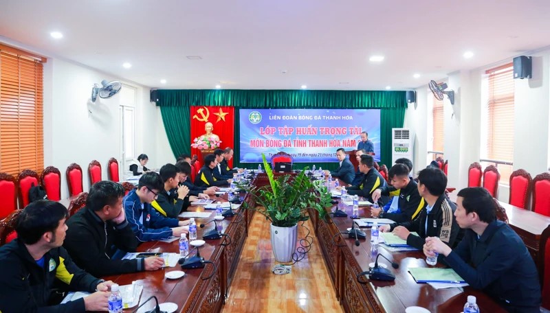 Khai mạc lớp tập huấn trọng tài bóng đá tỉnh Thanh Hóa năm 2025