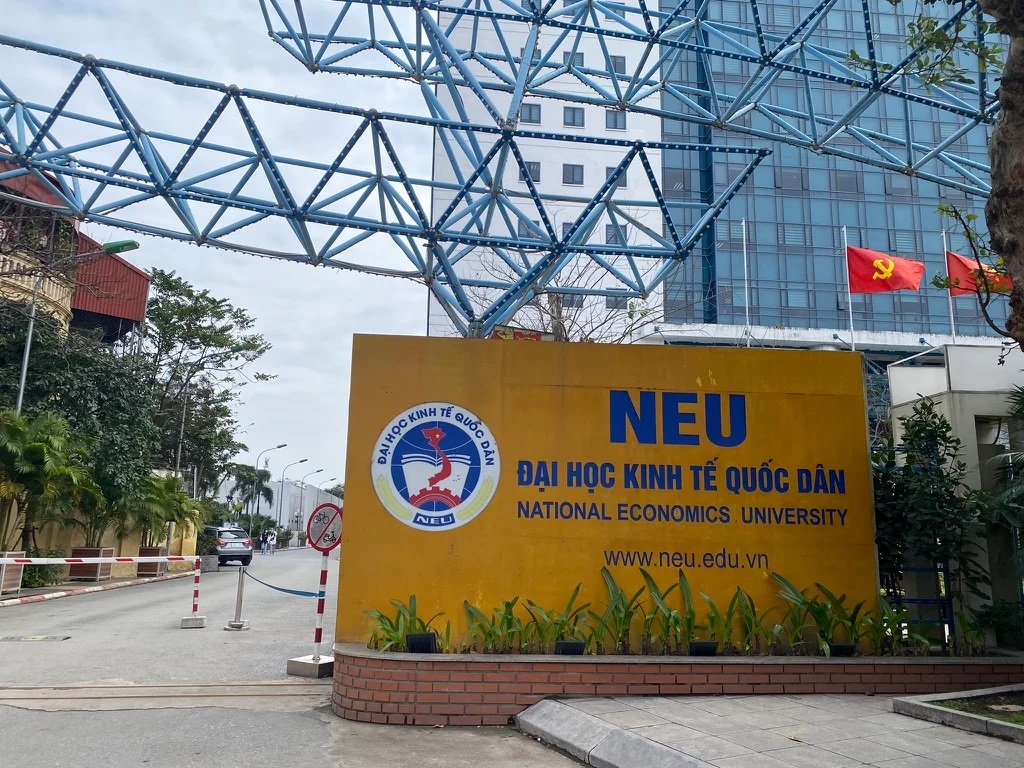 NEU: Dự kiến tuyển 9.000 sinh viên năm 2026, ưu tiên thí sinh có chứng chỉ quốc tế từ IELTS 5.5