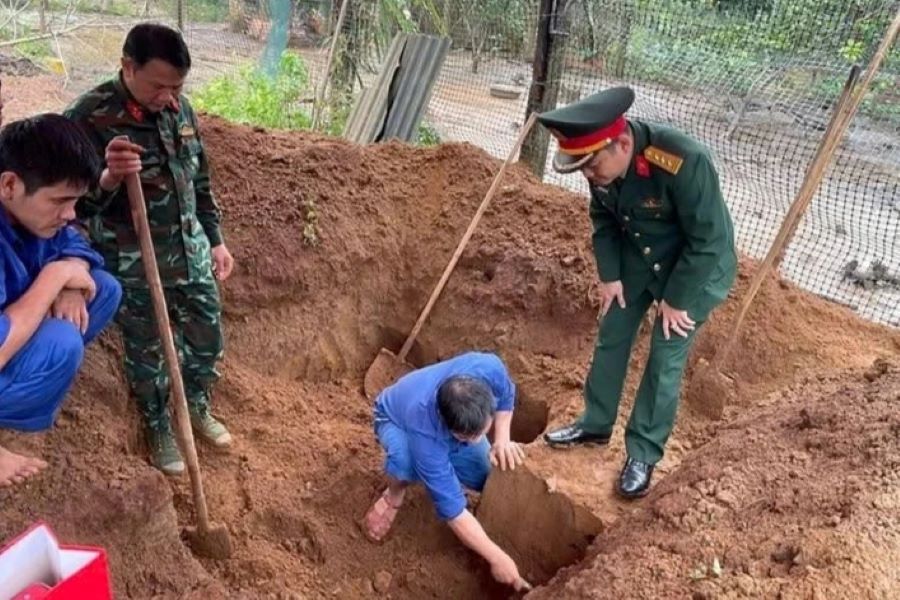 Quảng Trị: Phát hiện 2 hài cốt liệt sĩ tại vườn nhà dân kèm nhiều di vật