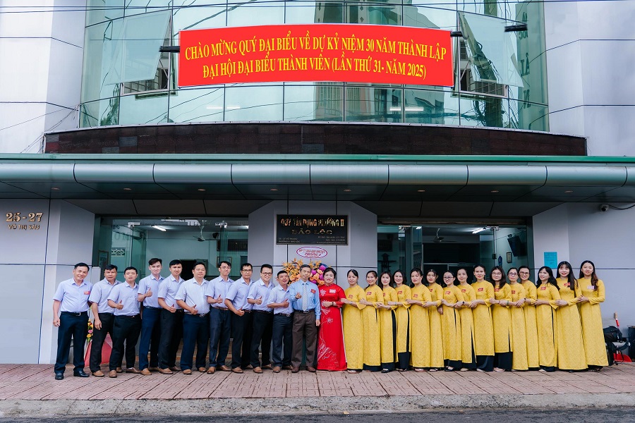 Trụ sở, c&aacute;n bộ v&agrave; c&ocirc;ng nh&acirc;n vi&ecirc;n Quỹ t&iacute;n dụng Phường 2 Bảo Lộc - L&acirc;m Đồng