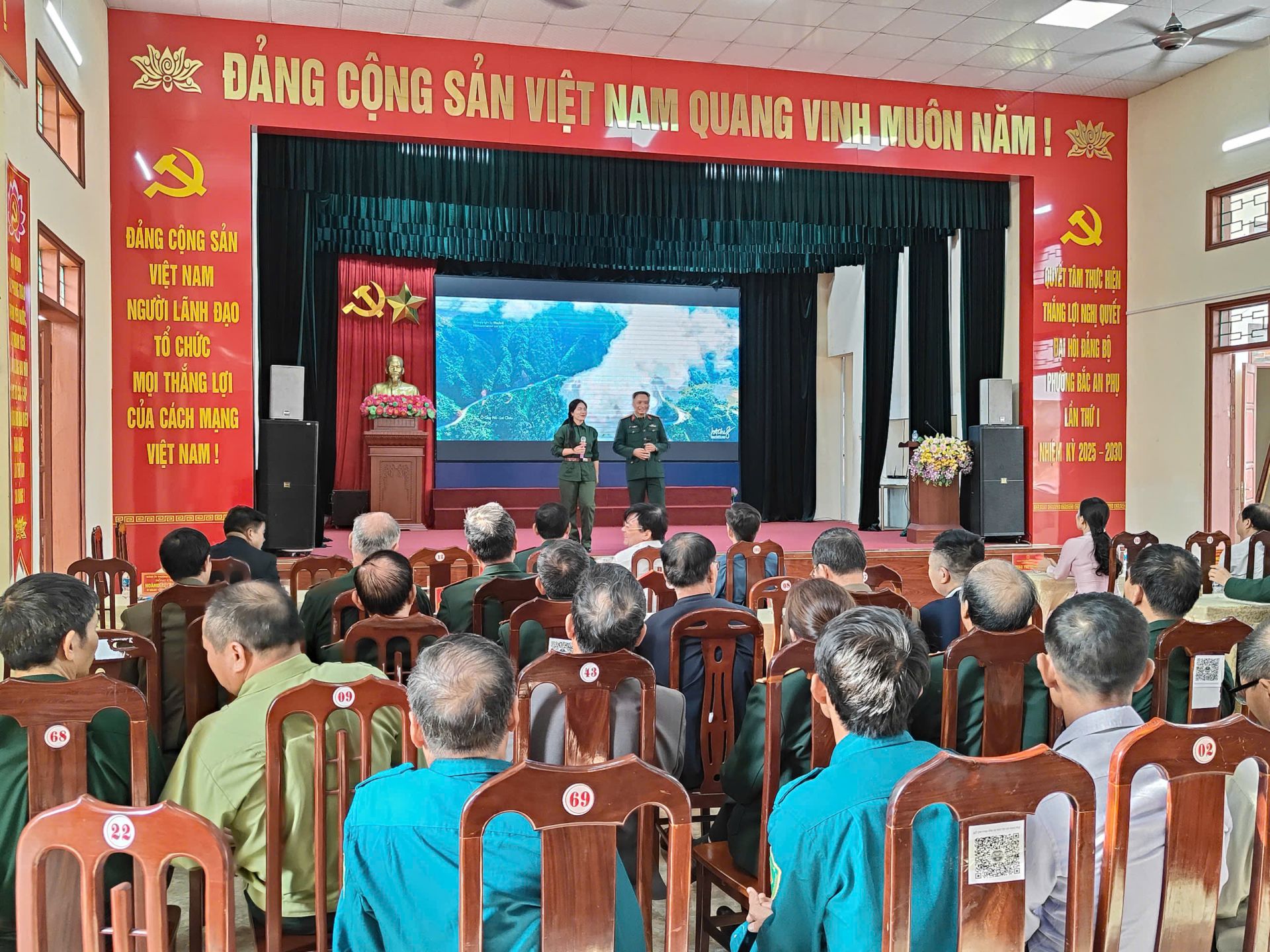 Quang cảnh buổi lễ kỉ niệm.