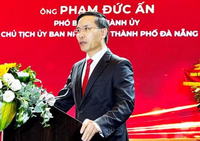 Chủ tịch UBND TP. Đ&agrave; Nẵng ph&aacute;t biểu chỉ đạo tại Đại hội.