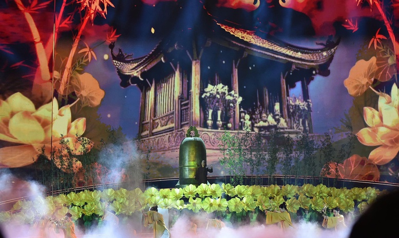 Chương trình biểu diễn nghệ thuật tại buổi lễ - Ảnh: VGP/Giang Thanh Chương trình biểu diễn nghệ thuật tại buổi lễ - Ảnh: VGP/Giang Thanh