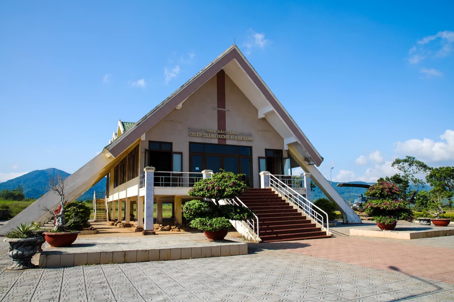 Bảo tàng Đường 9 – Khe Sanh lưu giữ hàng trăm hiện vật lịch sử và khoa học. Bảo tàng Đường 9 – Khe Sanh lưu giữ hàng trăm hiện vật lịch sử và khoa học.