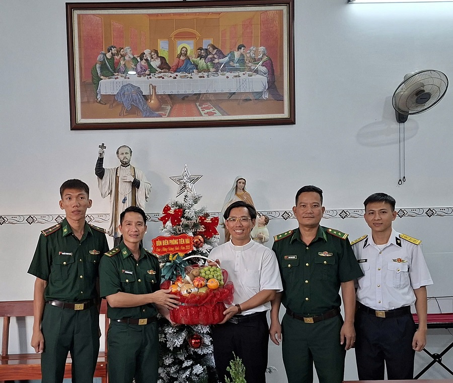 Xã Tiên Hải thắt chặt đoàn kết lương – giáo nhân dịp Giáng sinh 2025