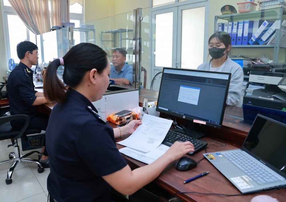 Thu ngân sách ngành Hải quan tăng mạnh, nhiều Chi cục vượt dự toán trước hạn