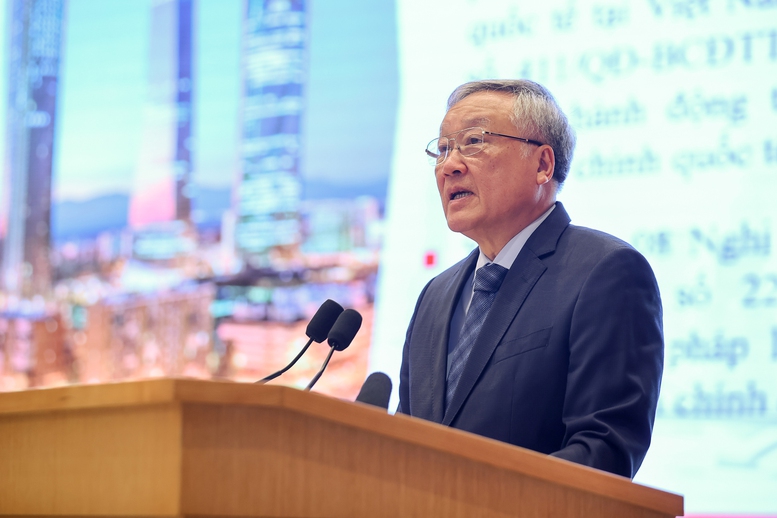 Ph&oacute; Thủ tướng Thường trực Ch&iacute;nh phủ Nguyễn H&ograve;a B&igrave;nh giới thiệu t&oacute;m tắt c&aacute;c nghị định của Ch&iacute;nh phủ hướng dẫn triển khai Nghị quyết 222 của Quốc hội - Ảnh: VGP/Nhật Bắc