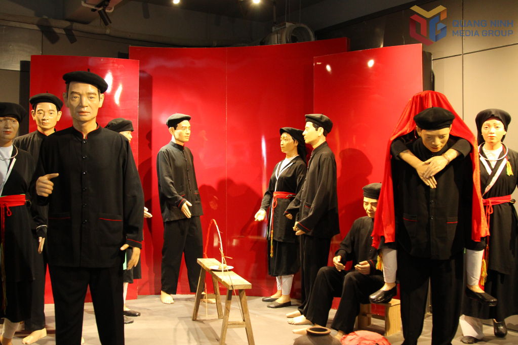 Nhà trưng bày văn hoá Sán Dìu ở Đặc khu Vân Đồn