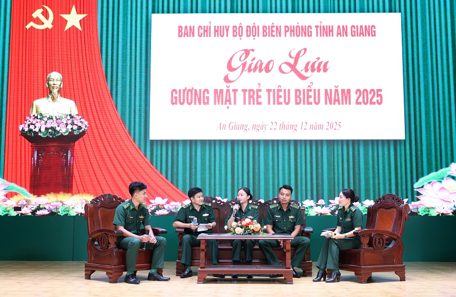 Tọa đ&agrave;m giao lưu với c&aacute;c gương mặt trẻ ti&ecirc;u biểu.