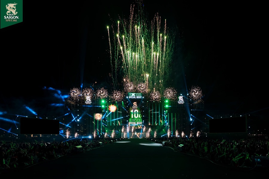 Khoảnh khắc lan tỏa 10.000 lời ch&uacute;c Tết đặc biệt từ ch&iacute;nh kh&aacute;ch tham dự sự kiện.