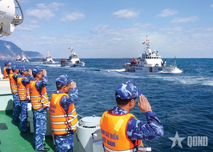 Huấn luyện duyệt binh tr&ecirc;n biển phục vụ Lễ kỷ niệm 80 năm C&aacute;ch mạng Th&aacute;ng T&aacute;m th&agrave;nh c&ocirc;ng v&agrave; Quốc kh&aacute;nh 2-9. Ảnh: ANH HẠNH