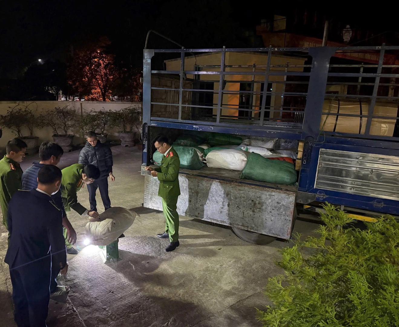 Sơn La: Phát hiện, bắt giữ hơn 2 tấn nội tạng động vật không rõ nguồn gốc