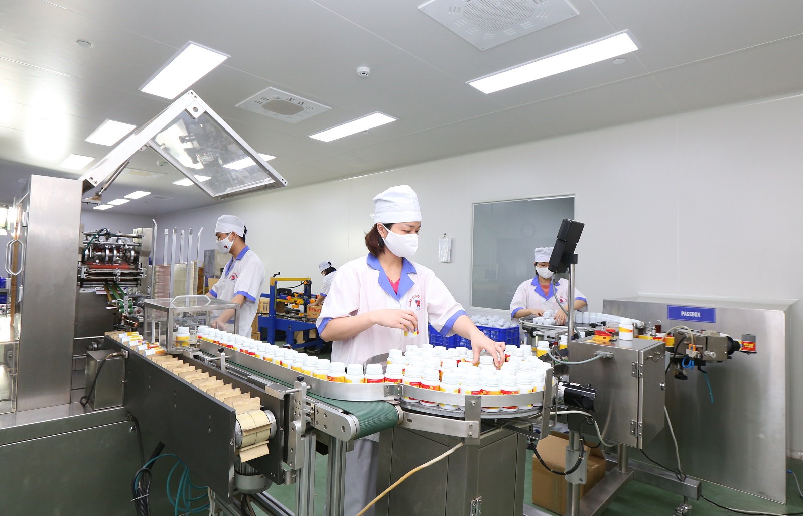 Mọi quy tr&igrave;nh sản xuất c&aacute;c sản phẩm T&acirc;m B&igrave;nh đều được kiểm so&aacute;t nghi&ecirc;m ngặt tại nh&agrave; m&aacute;y GMP &ndash; WHO về Thuốc Y học cổ truyền