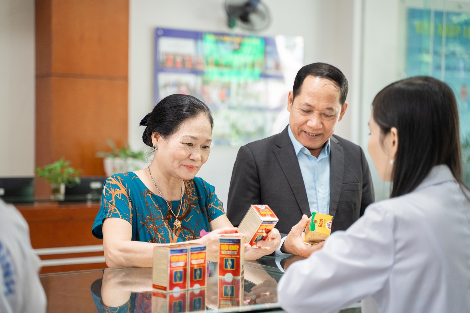 Viên khớp Tâm Bình đem lại niềm vui cho hàng triệu người, trở thành biểu tượng tin cậy trong chăm sóc xương khớp Viên khớp Tâm Bình đem lại niềm vui cho hàng triệu người, trở thành biểu tượng tin cậy trong chăm sóc xương khớp