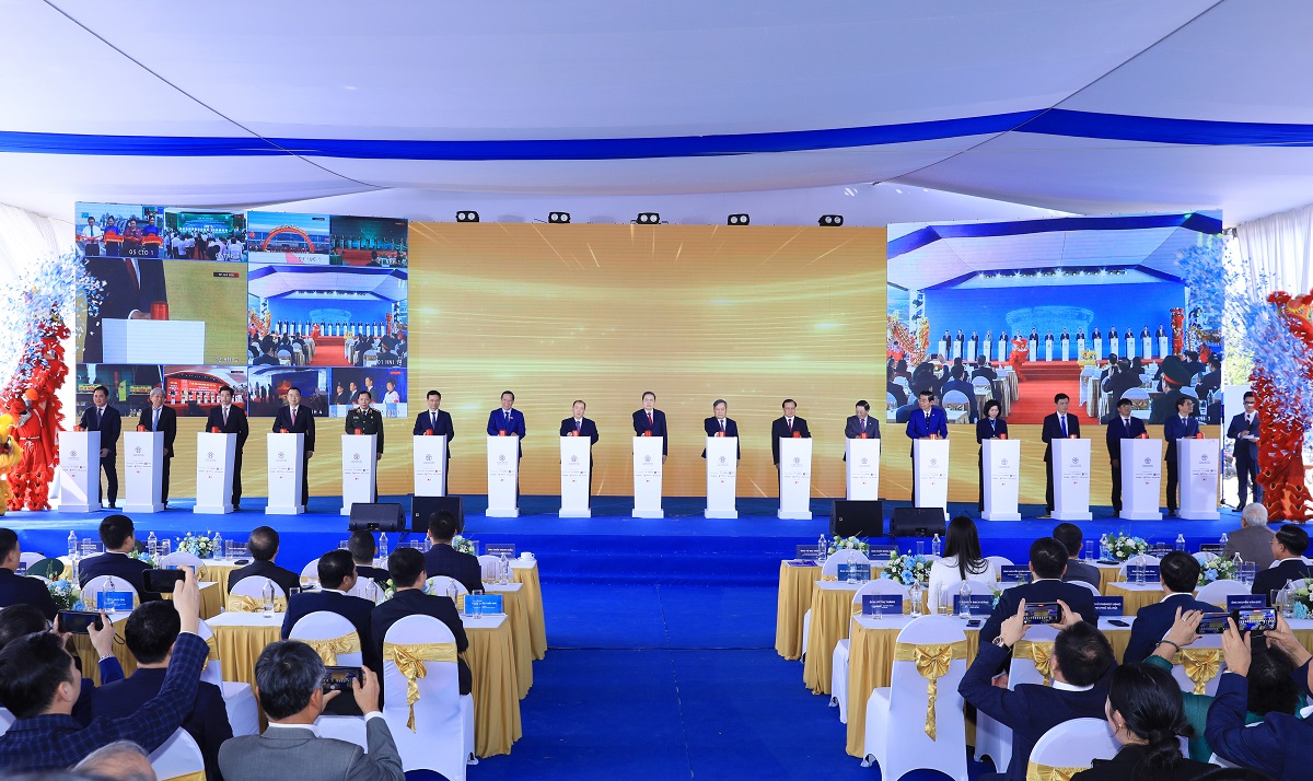 Lễ khởi c&ocirc;ng Dự &aacute;n Trục đại lộ cảnh quan s&ocirc;ng Hồng.