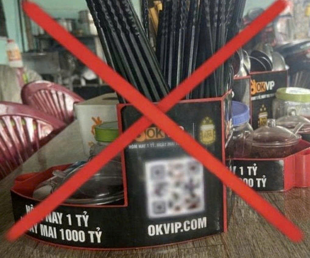 Một số h&igrave;nh ảnh quảng c&aacute;o c&aacute;c trang web c&aacute; độ, cờ bạc trực tuyến.