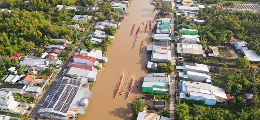 To&agrave;n cảnh giải đua ghe Ngo nh&igrave;n từ tr&ecirc;n cao