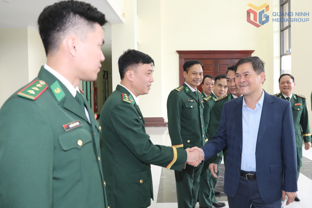 Chủ tịch UBND tỉnh Quảng Ninh thăm Ban chỉ huy Bộ đội bi&ecirc;n ph&ograve;ng tỉnh