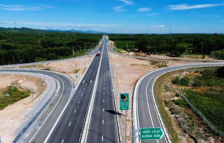 Chấp thuận chủ trương đầu tư dự án điểm dừng nghỉ lên xuống cao tốc tại nút giao QL 9C