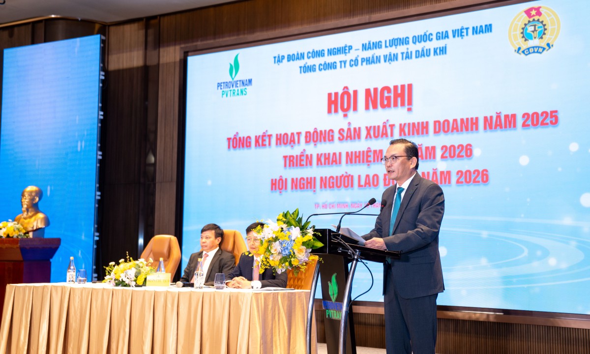 &Ocirc;ng Nguyễn Quốc Thịnh - Chủ tịch C&ocirc;ng đo&agrave;n, Ph&oacute; Tổng gi&aacute;m đốc PVTrans b&aacute;o c&aacute;o tại hội nghị
