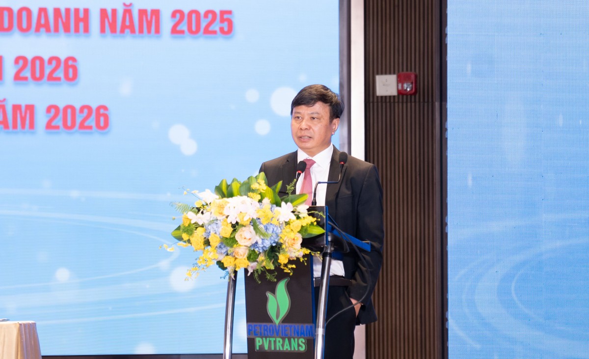 &Ocirc;ng Phạm Việt Anh - Chủ tịch HĐQT PVTrans ph&aacute;t biểu tại hội nghị