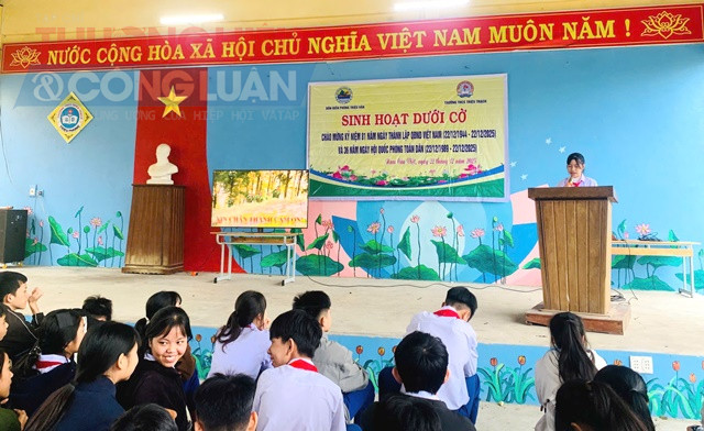 Học sinh Trường THCS Triệu Trạch ph&aacute;t biểu cảm tưởng