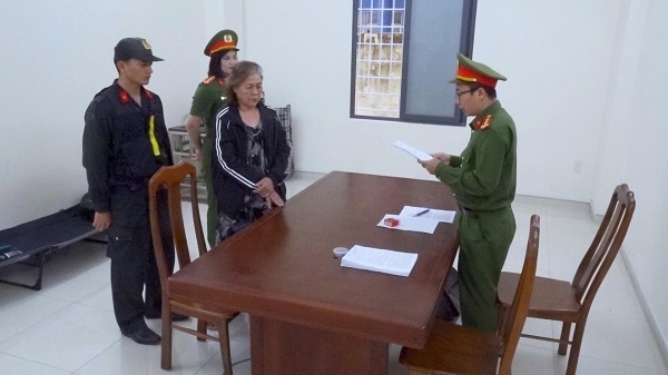 Khánh Hoà: Khởi tố 2 đối tượng vận chuyển trái phép hơn 2,3 kg vàng qua cửa khẩu hàng không