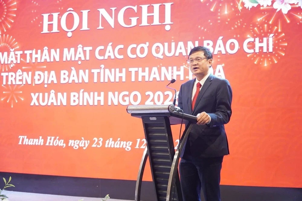 Gi&aacute;m đốc Agribank Chi nh&aacute;nh Thanh H&oacute;a Nguyễn Thuần Phong ph&aacute;t biểu tại hội nghị.